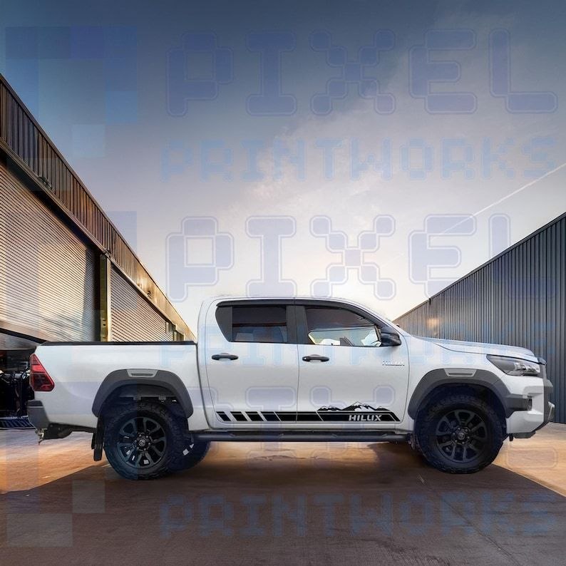 Décalcomanies Toyota Hilux Mountain Stripe - Kit latéral en vinyle robuste (2015-2026)
